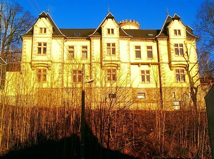 großzügige 2-Raum-Wohnung mit Balkon in idyllischer Lage, Stpl. möglich