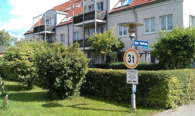 Kühnhausen Alter Stadtweg Außenanlage 010