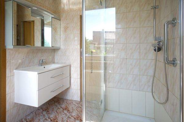 PR285-125Duschbad im EG