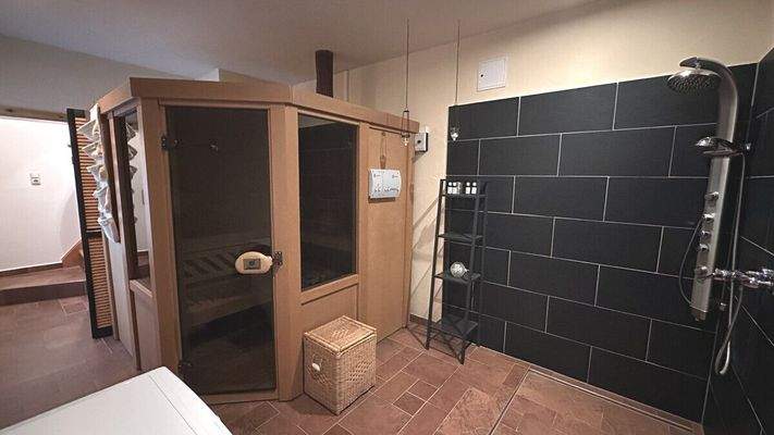 Sauna mit Dusche
