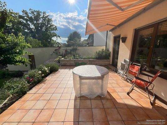 großzügige Terrasse