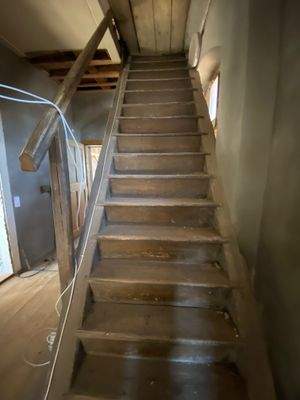 Aufgang zum Spitzboden.jpg