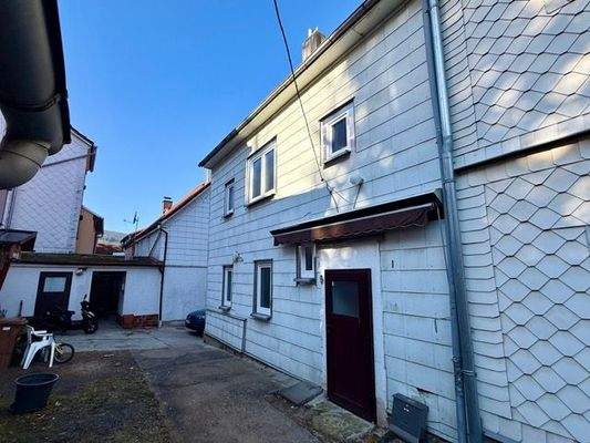 Hofseite mit Eingang