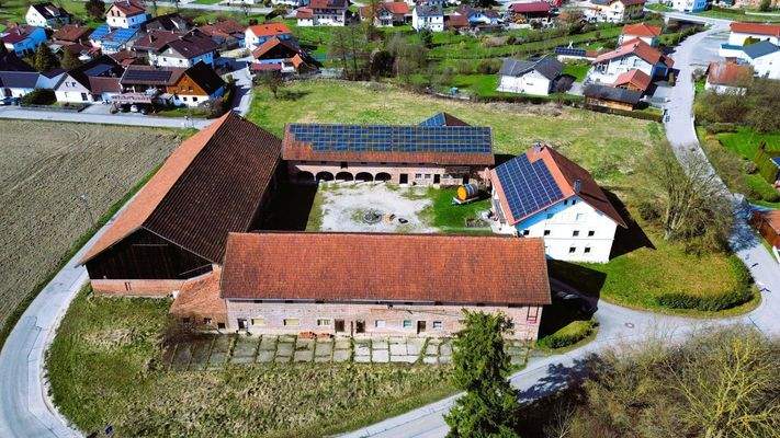 Anwesen - Blickrichtung Westen