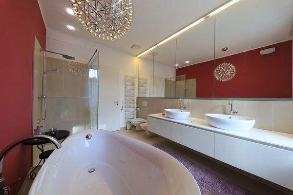 Spiegelschrank durchgehend