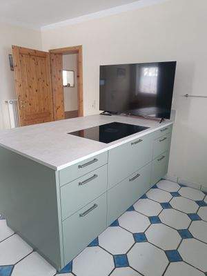 Küchenzeile mit Herd