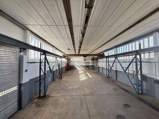 Hallenfläche 300m²