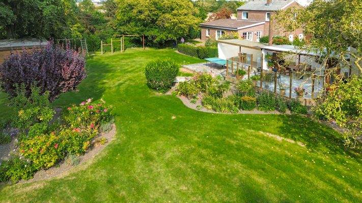 Großzügiger Garten