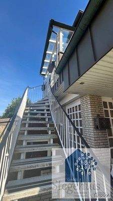 Außentreppe zur Wohnung 2