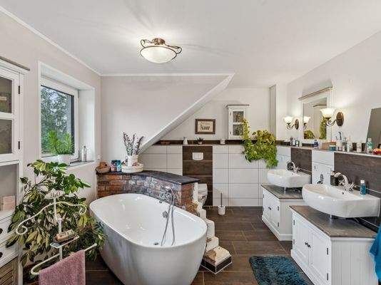 Badezimmer - Dachgeschoss 