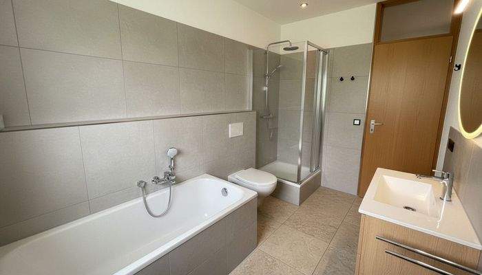 OG: Badezimmer - Wohnbeispiel