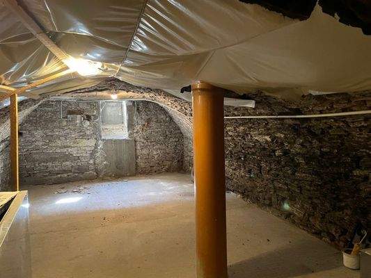 22 Gewölbekeller unter Gastraum.jpg