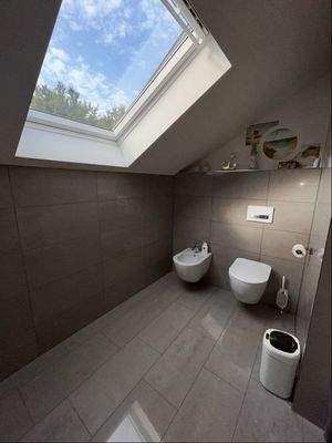 Kinder-Badezimmer im Dachgeschoss