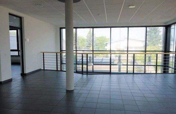 Bürogebäude, 1. OG