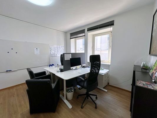 Büro 1