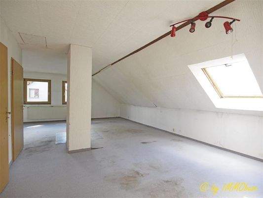 Dachboden mit Ausbaumöglichkeit