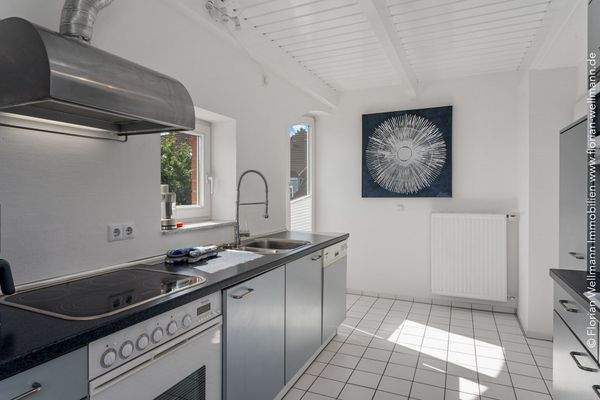 ... mit Zugang zum Balkon 2 (1,86m²)