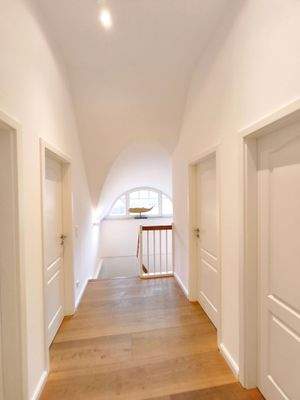 Komfortable Raumhöhe im DG .jpg