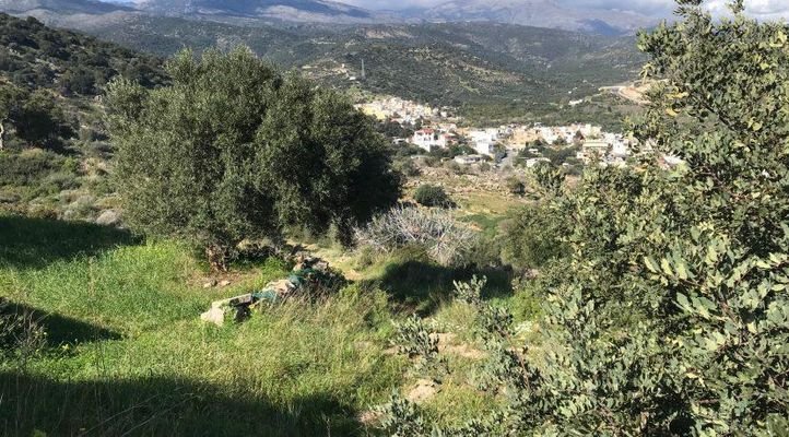 Großes ländliches Baugrundstück mit Meerblick zu verkaufen