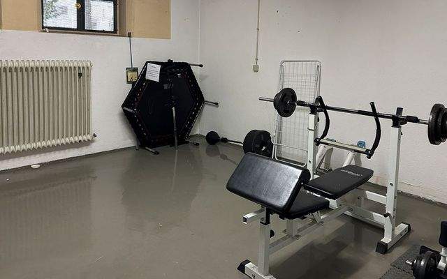 Fitnessraum (Geräte Privateigentum!)