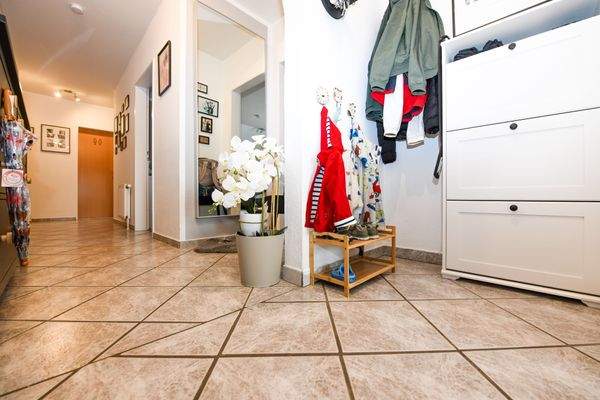 DG - Wohnung rechts - Flur