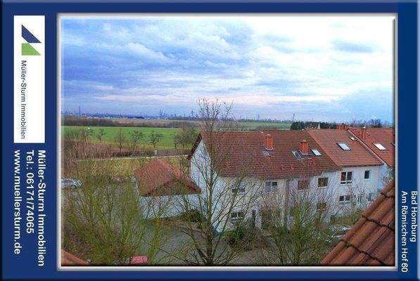 Bad Homburg  Am Römischen Hof 60 19 Blick quer FFM