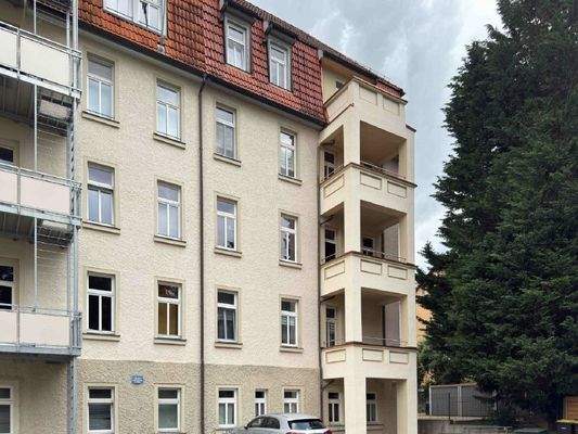 Hoffassade mit Balkon