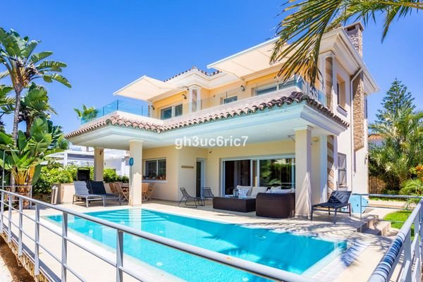 Photo: Villa in Marbella East