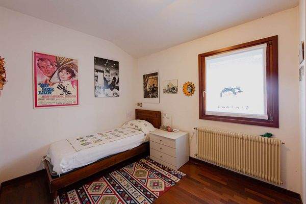 Eckhaus in Udine in der Via Grazzano