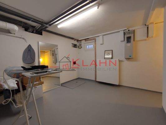 viel Platz im Keller...auch für die Technik