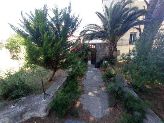 Kreta, Neapoli: Großes Steinhaus mit unvollendetem Gästehaus, Olivenhain und Garten zu verkaufen