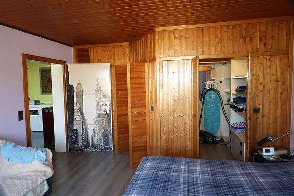 Begehbarer Kleiderschrank