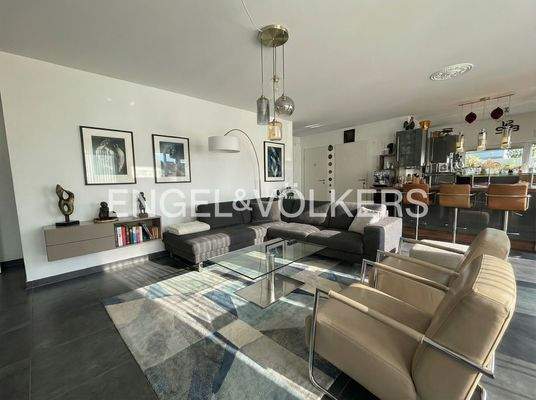 Wohnzimmer (Möblierung visualisiert)