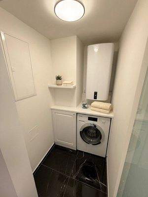 Abstellkammer möbliert