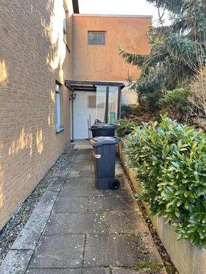 Zugang zum Keller/Garage