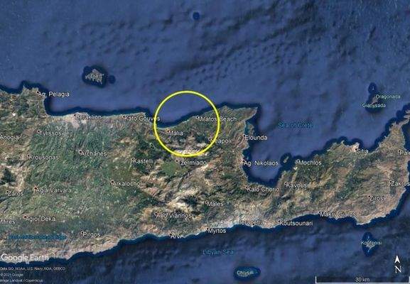 Kreta, Sisi: Gruppe benachbarter Grundstücke mit Meerblick zu verkaufen