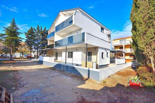 Zentrale Erdgeschosswohnung in Vodice