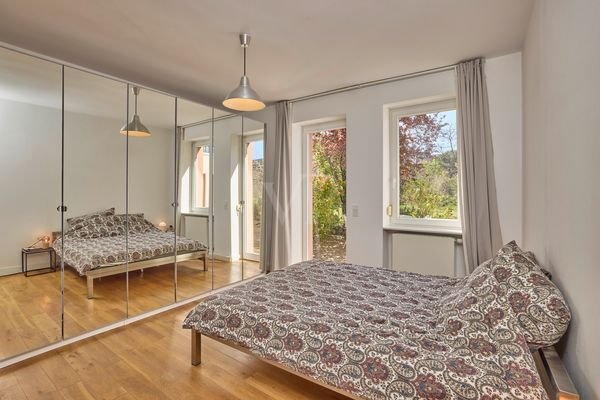 Schlafzimmer 1