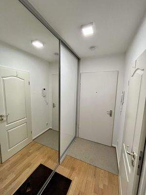 Flur mit Einbauschrank