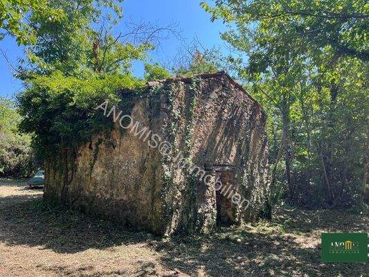 Grundstück mit Ruine