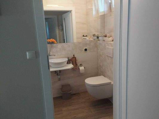 Bad mit WC und Dusche