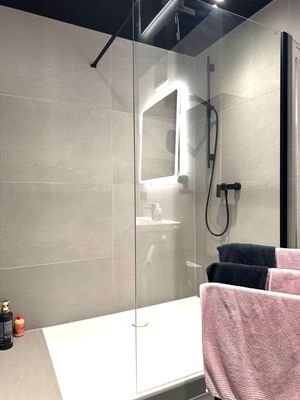 Badezimmer Ansicht 1