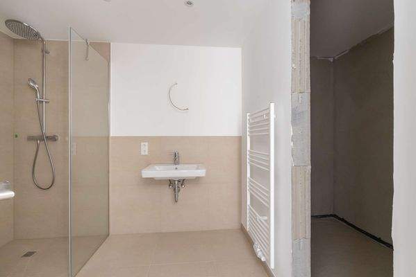 Badezimmer mit Saunabereich