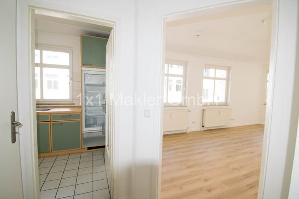 1 Raum Wohnung mit separater Küche