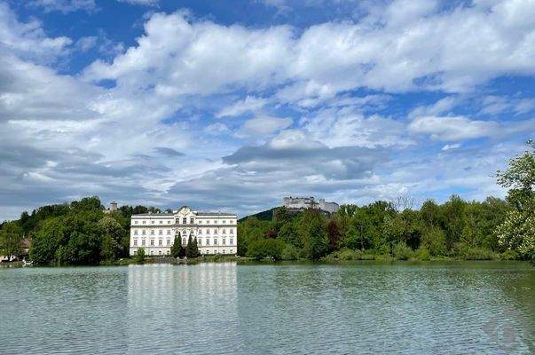 Nur wenige Schritte an den Leopoldskroner Weiher