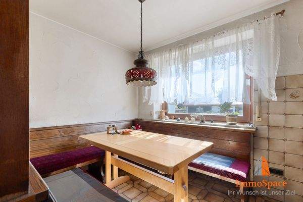 Blick in den Essbereich in der EG-Küche