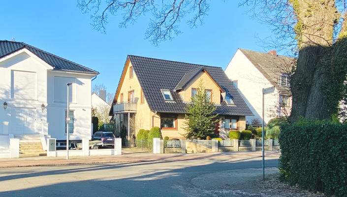 Studie Kleine Aufstockung OG plus Spitzboden.png