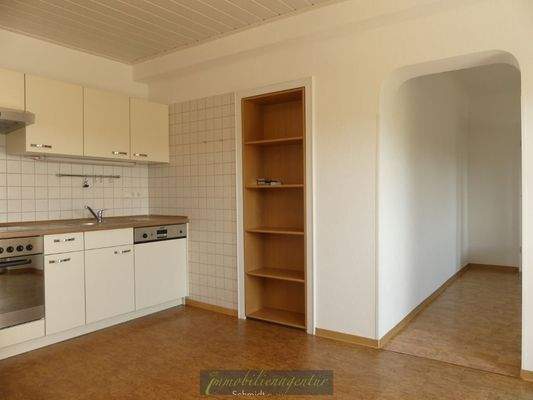 Küche rechts Wohnzimmer