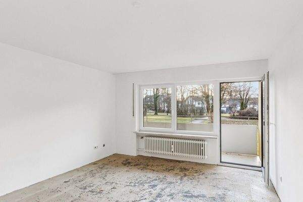 Wohnzimmer mit Balkon