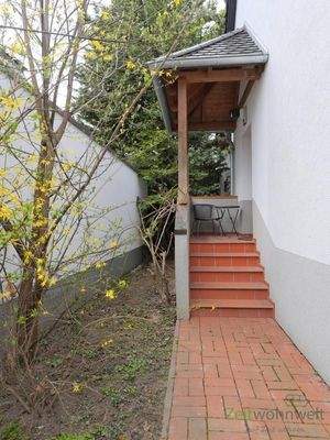 separater Eingang im März